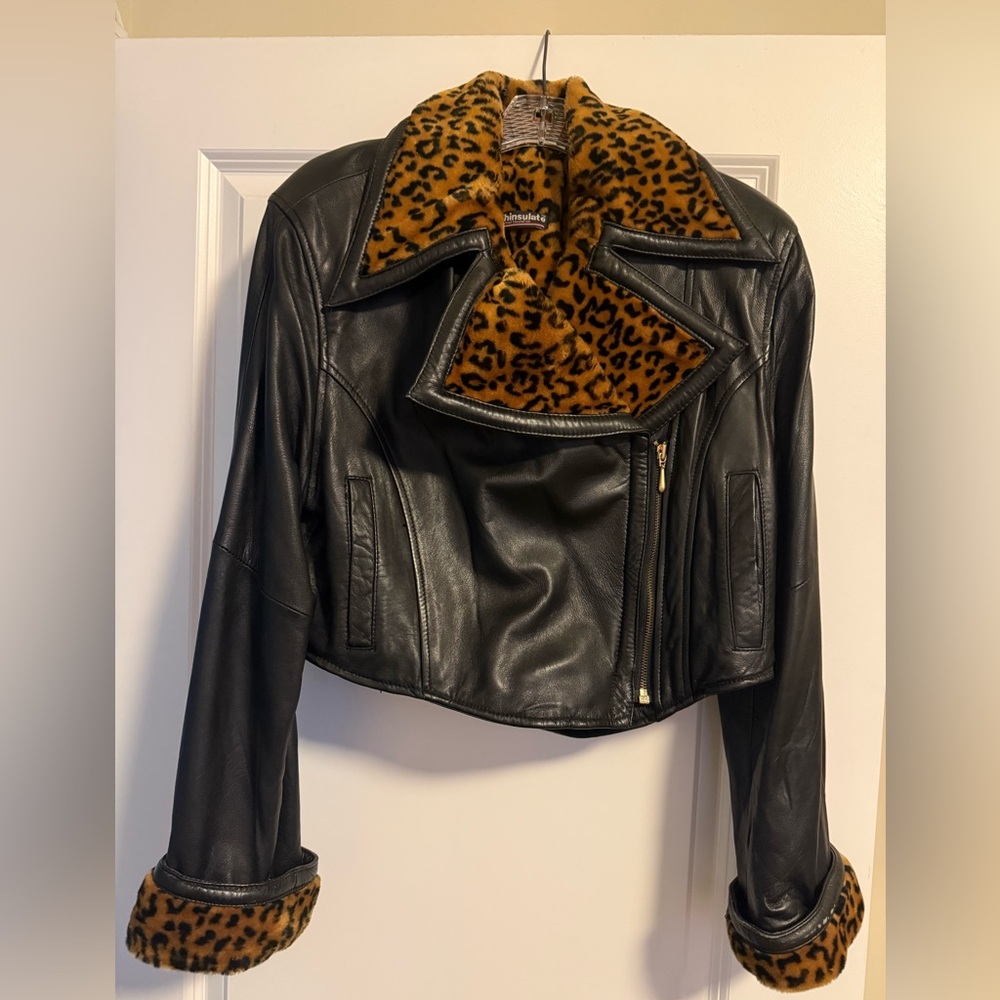 Cayenne Black Leather Jacket with Leopard Print Faux Fur – Size L